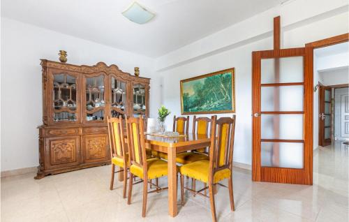 Sardinero Casa | Stunning Home In Fisterra With Kitchen