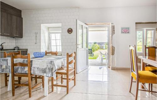 Sardinero Casa | Stunning Home In Fisterra With Kitchen
