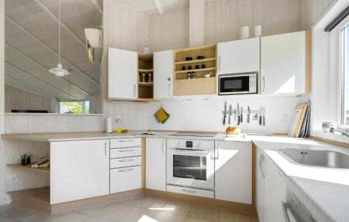 Flovt Strand Casa | Stunning Home In Haderslev With Sauna