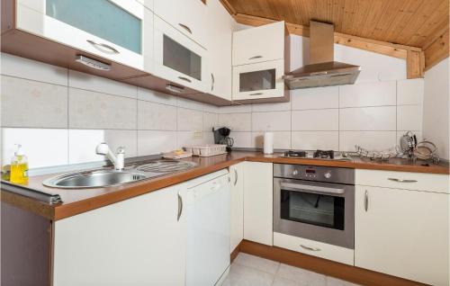 Golovik Casa | Stunning Home In Moscenicka Draga