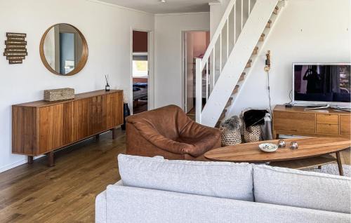 Lindesnes Casa | Stunning Home In Lindesnes With Wifi