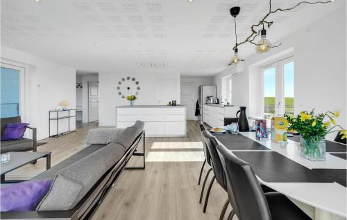 Lundby Casa | Stunning Home In Lundby With Kitchen