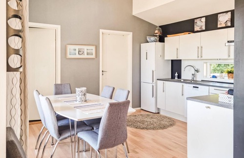Lyngdal Casa | Hermosa casa en Lyngdal con cocina.