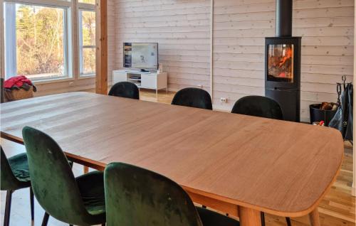 Lyngdal Casa | Stunning Home In Lyngdal With Wifi
