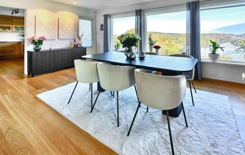 Mandal Casa | Stunning Home In Mandal With House Sea View