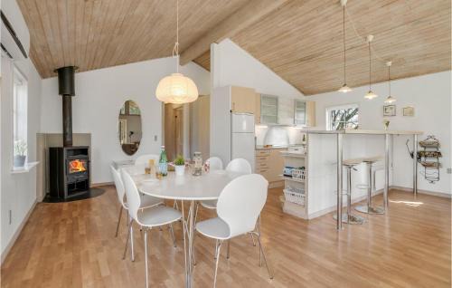 Nibe Casa | Stunning Home In Nibe With Kitchen