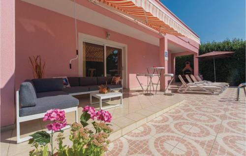 Kadumi Casa | Stunning Home In Porec With Kitchen