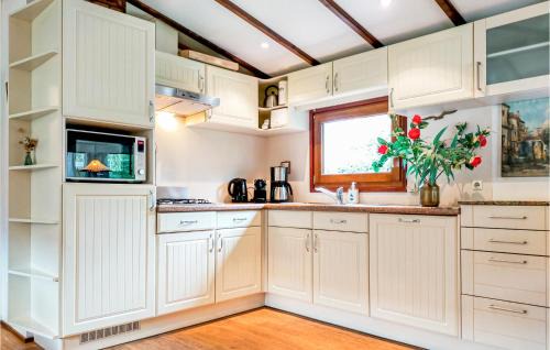 Sint-Annaland Casa | Stunning Home In Sint-Annaland