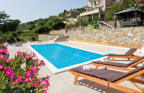 Split Casa | Stunning Home in Srinjine With 3 Bedrooms, Wifi and Outdoor Swimming Pool