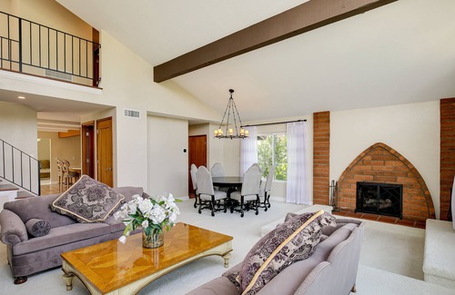 Buena Park Casa | Stunning Home on Golf Course ~ 8 Mi to Disneyland!