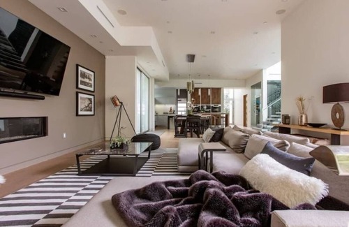 Melrose Casa | Stunning Home - Pool & Hot Tub - Fire Pit