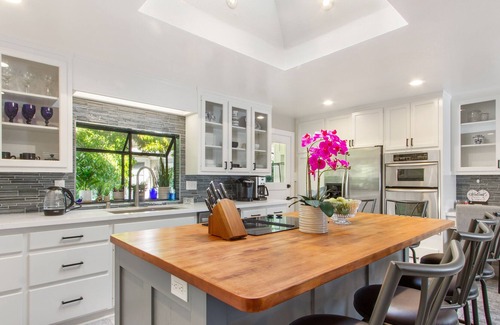 San Rafael Casa | Stunning Home: w/ Private Hot Tub, Pool & Backyard