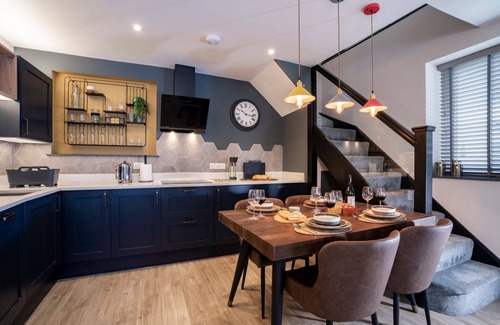 Ambleside Casa | Stunning Home with Sky TV & Parking by LetMeStay