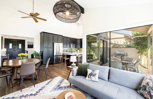 Thousand Oaks Casa | Stunning Mountain views, 30 minutes to Malibu beaches!