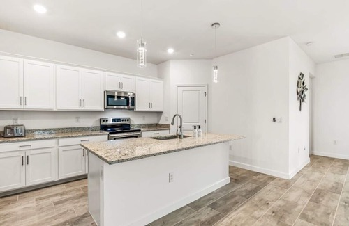 Gateway Casa | Stunning New House in a Gated Quiet Community with Resort-Style Amenities!