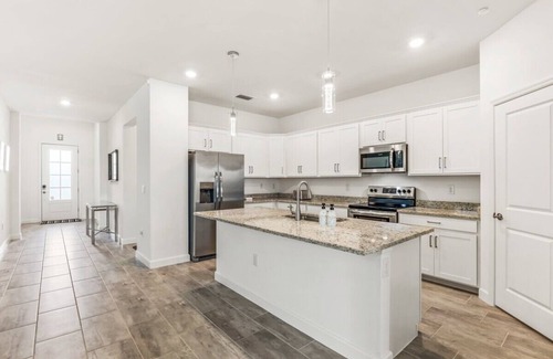 Gateway Casa | Stunning New House in a Gated Quiet Community with Resort-Style Amenities!