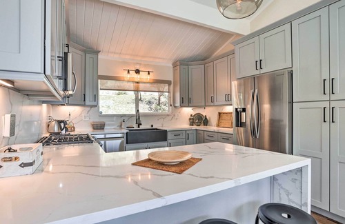 Lake Arrowhead Cabaña | Stunning Lake Arrowhead Cabin w/ Lake Views!