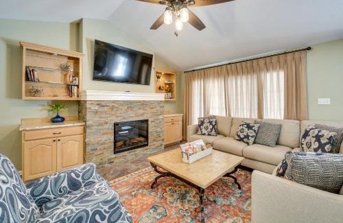 Mid America Casa | Stunning Lake Hamilton Getaway with Hot Tub!