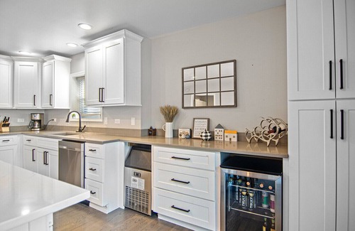 Fox Lake Casa | ¡NUEVO LISTADO! Recientemente renovado hermosa casa frente al lago 5bd / 3. 5ba