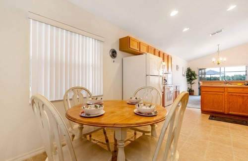 Kissimmee Villa | Impresionante vista al lago con piscina privada, cerca de Disney, sala de juegos, wifi gratuito, golf