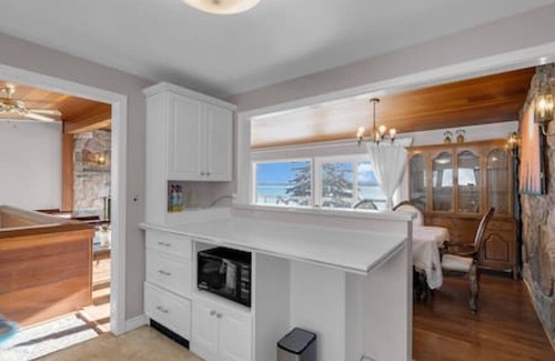 Oro-Medonte Casa | Stunning Lake View & Waterfront - 4BR Cottage - 25 min to Ski Resorts