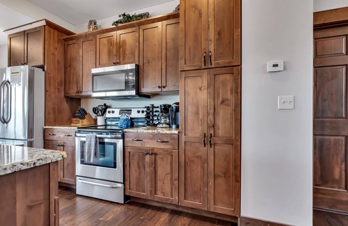 Indian Point Cabaña | Stunning Lakefront Lodge on Indian Point! 7 BR, 6BA! Boat Silp Included