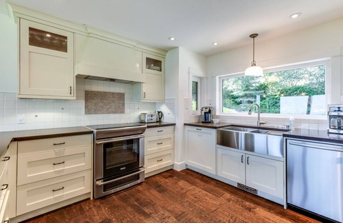 Okanagan-Similkameen Casa | Stunning Lakeview Vineyard with Private Pool