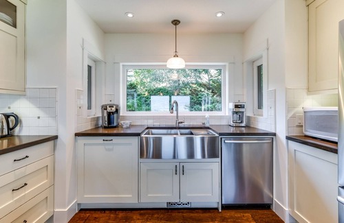 Okanagan-Similkameen Casa | Stunning Lakeview Vineyard with Private Pool