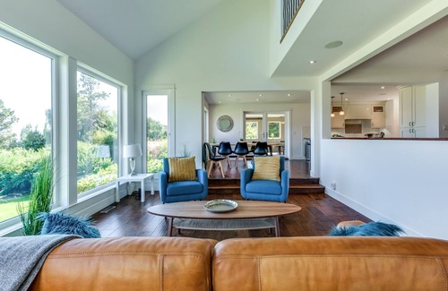 Okanagan-Similkameen Casa | Stunning Lakeview Vineyard with Private Pool