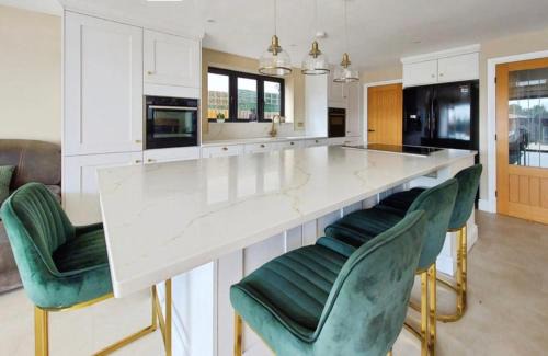 South Benfleet Casa | STUNNING LARGE GROUP 5 Bedroom House
