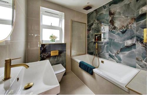South Benfleet Casa | STUNNING LARGE GROUP 5 Bedroom House