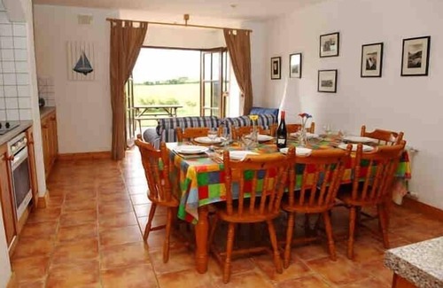 Goleen Cabaña | Impresionante gran casa de piedra en el Camino Salvaje Atlántico con vistas al mar y WI-FI
