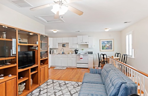 Historic District - North Cabaña | Impresionante Liberty Lane Carriage House.