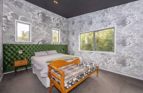 Albert Town Casa | stunning loft with mountain views of the famous Mount Iron
