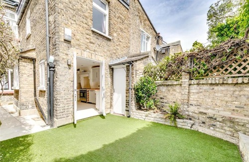 Earlsfield Casa | Stunning London Townhouse