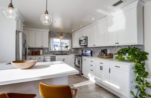 Linda Vista Casa | Stunning! Lrg Mdrn-Huge Backyard/Outdoor-Hot Tub