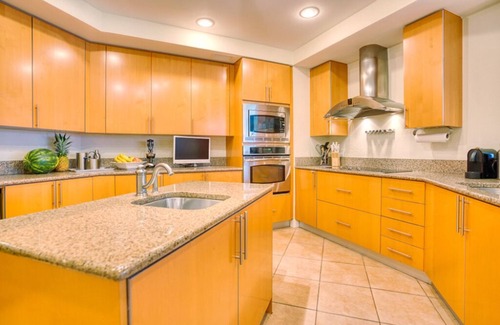 Daytona Beach Shores Condominio | Coastal Ocean Views ~ Spacious 3/3 Condo ~ Resort Style Amenities