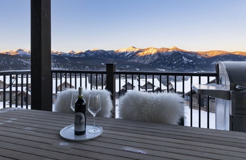 Spanish Peaks Casa | Stunning Luxury Home in Spanish Peaks Mountain Club, Yellowstone, Big Sky
