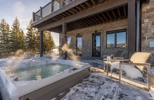 Spanish Peaks Casa | Stunning Luxury Home in Spanish Peaks Mountain Club, Yellowstone, Big Sky