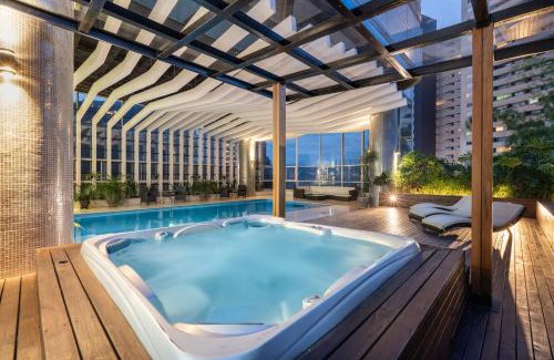 El Poblado Apartamento | Stunning Luxury Penthouse with SPA and Concierge