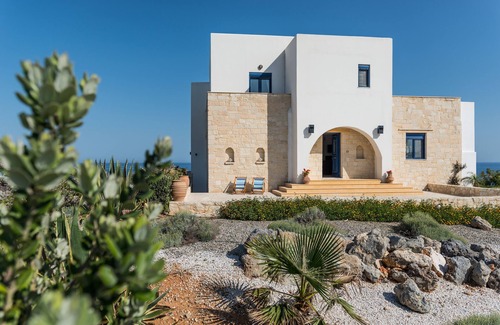 Akrotiri Villa | Impresionante villa de lujo frente al mar cerca de Stavros, Akrotiri, Creta.