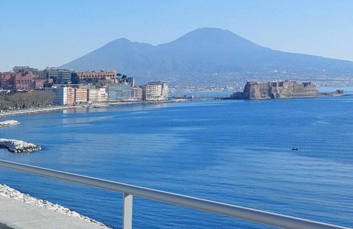 Chiaia Casa | Stunning luxury vacation home on the Naples waterfront with sea and Vesuvius views