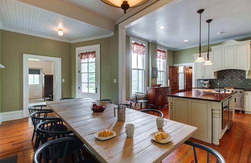 Hot Springs Casa | Summer Availability! Stunning Manor home with spectacular mountain views, hot tub, and firepit