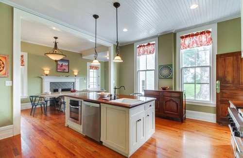 Hot Springs Casa | Summer Availability! Stunning Manor home with spectacular mountain views, hot tub, and firepit