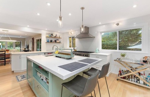 San Anselmo Casa | Stunning Marin County home with pool