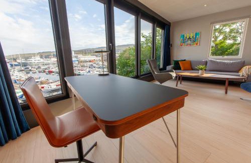 Torshavn Apartamento | Stunning Marina View - Brand New - City Center