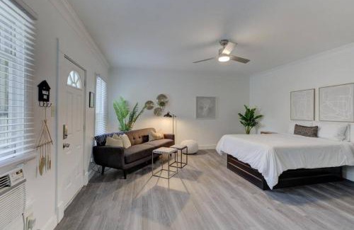 Central Gardens Apartamento | Stunning Memphis Neighborhood Guest House