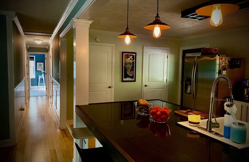Senoia Casa | Stunning, modern and very private three bedroom. Close to Studios and Atlanta.