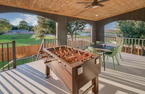 Houston Casa | Stunning Modern Dream Home 5-BD Sleeps 14