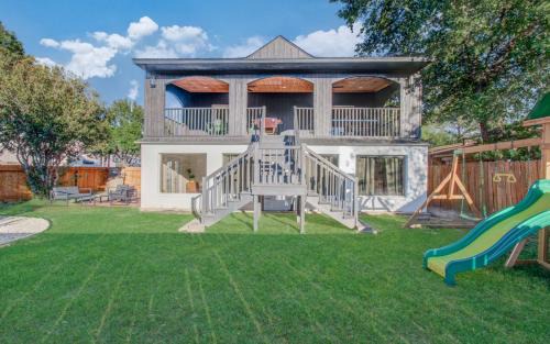 Houston Casa | Stunning Modern Dream Home 5-BD Sleeps 14
